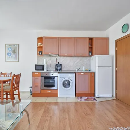 Apartamento Charming 1-bedroom In Ravda By Flat Mаnаger *