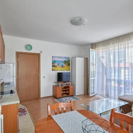 Apartment Charming 1-bedroom In Ravda By Flat Mаnаger